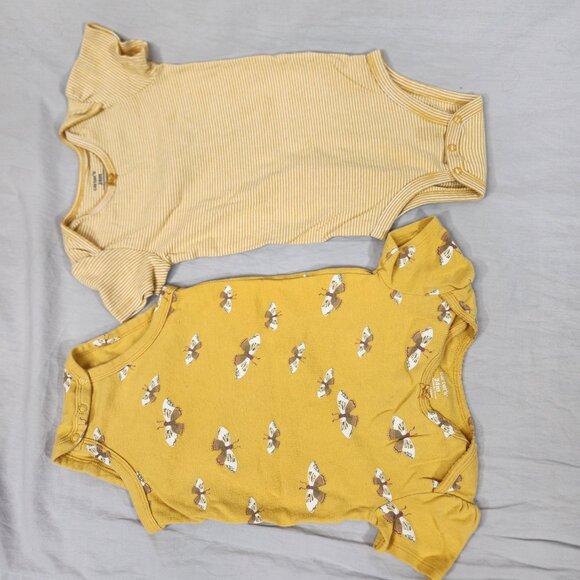 Bundle Carter's Clothing Girls 24M  Four One Piece Bodysuits 2 Leggings - Picture 2 of 5